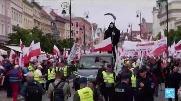 Polish farmers march in Warsaw against EU climate policies and the country's pro-EU leader
