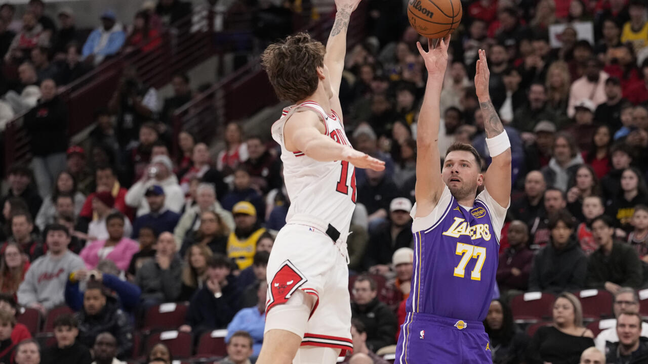 أن بي ايه: سحر دونتشيتش يقود ليكرز إلى الفوز على بولز