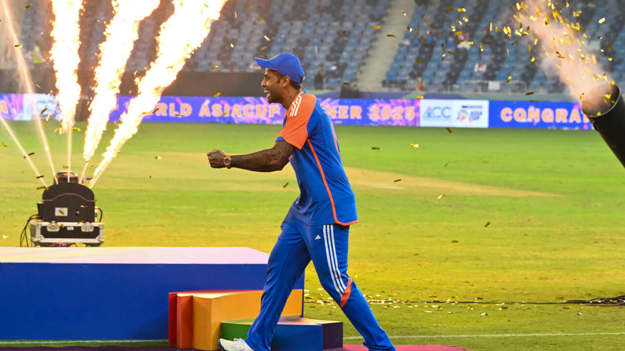 India, Pakistan trade barbs after Asia Cup trophy debacle