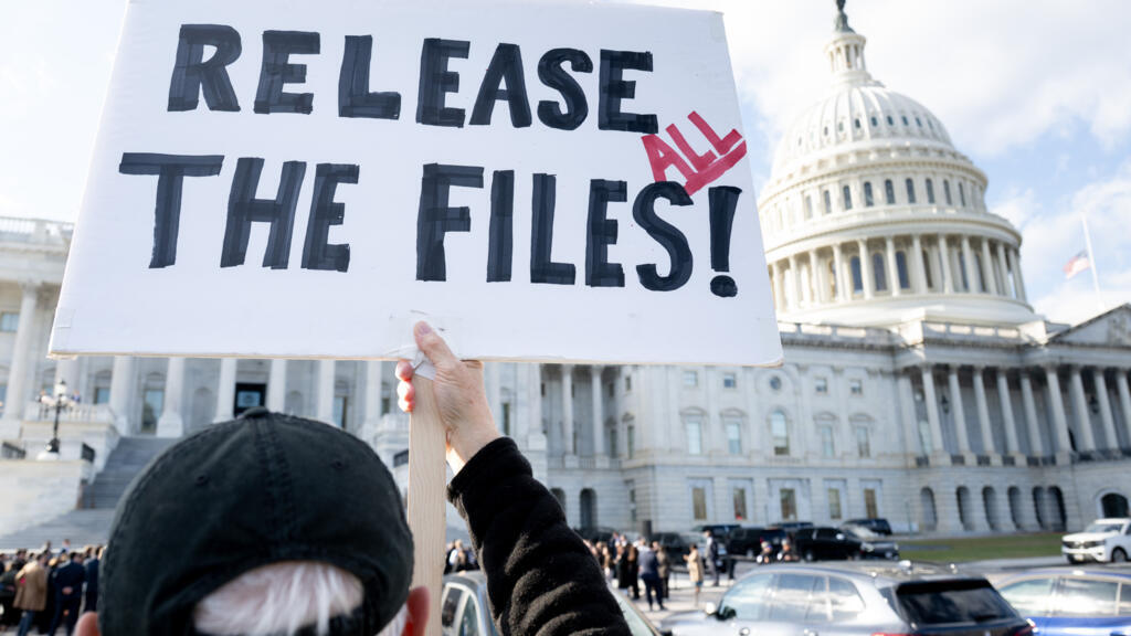 مجلس النواب الأمريكي يقر بنشر وثائق التحقيق في قضية جرائم إبستين الجنسية