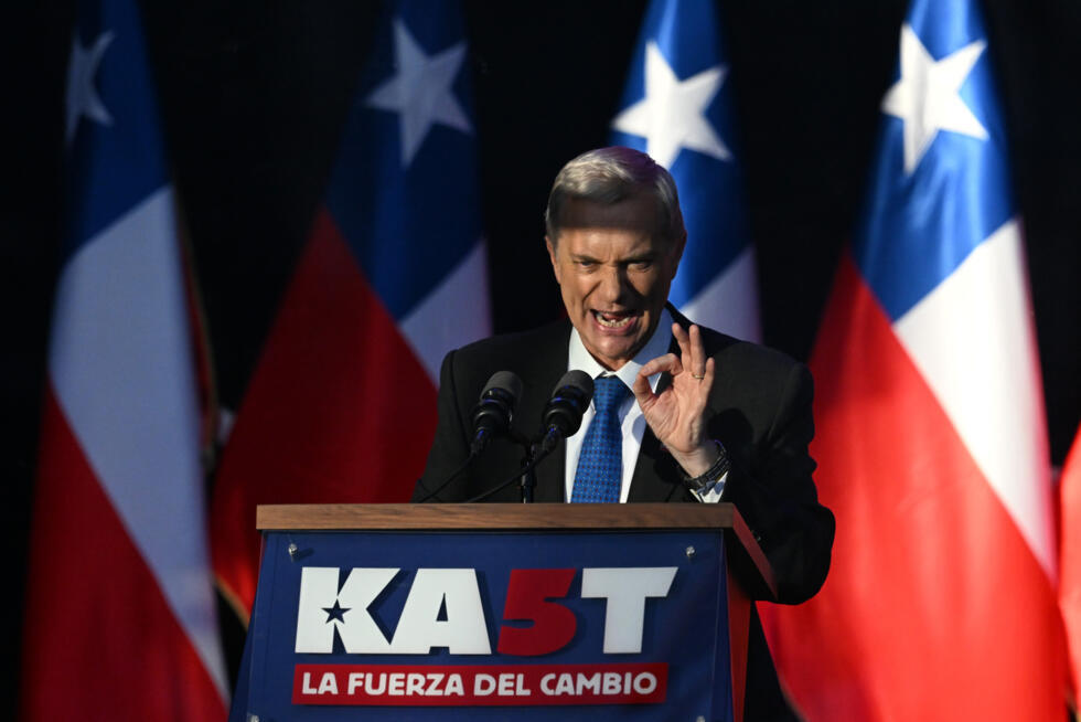 El candidato presidencial ultraderechista José Antonio Kast habla durante su mitin de cierre de campaña, el 11 de diciembre de 2025 en Temuco, en el centro de Chile