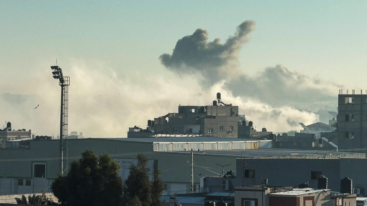 Los bombardeos israelíes en Gaza alcanzan una escuela de la ... - 