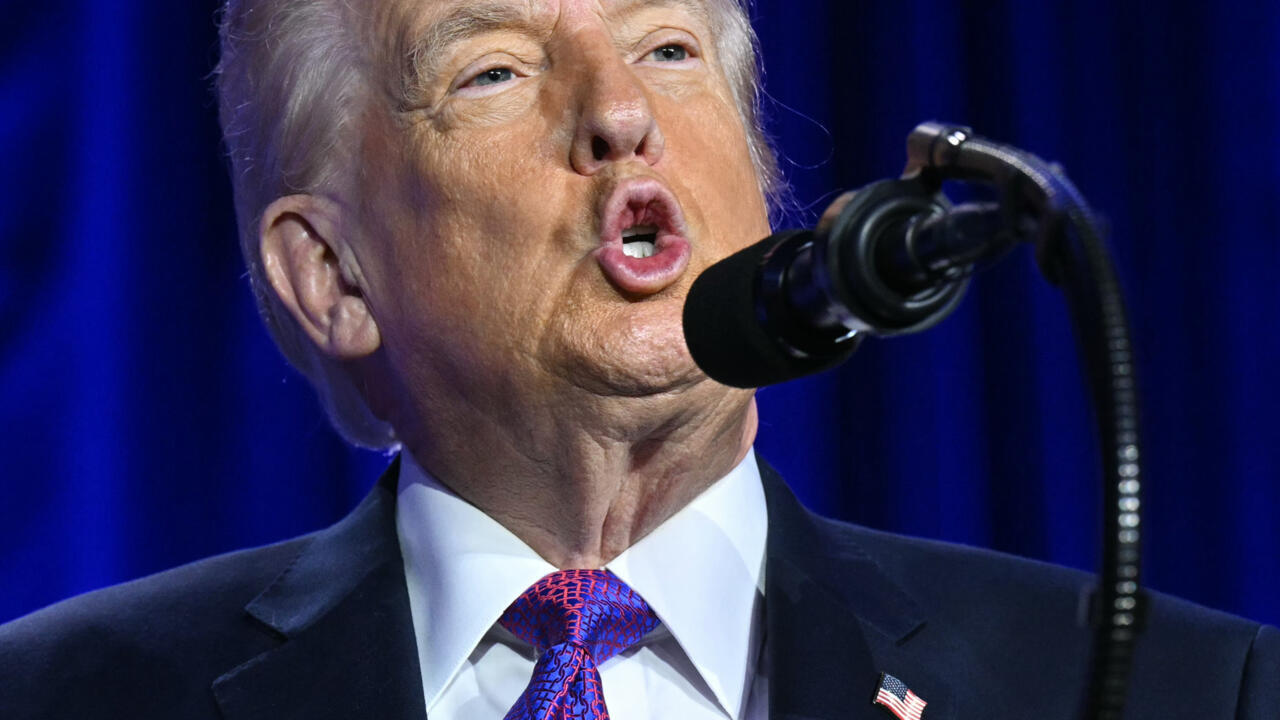 ترامب ينشر مقطع فيديو يظهر أوباما وزوجته على هيئة قردين ثم يحذفه