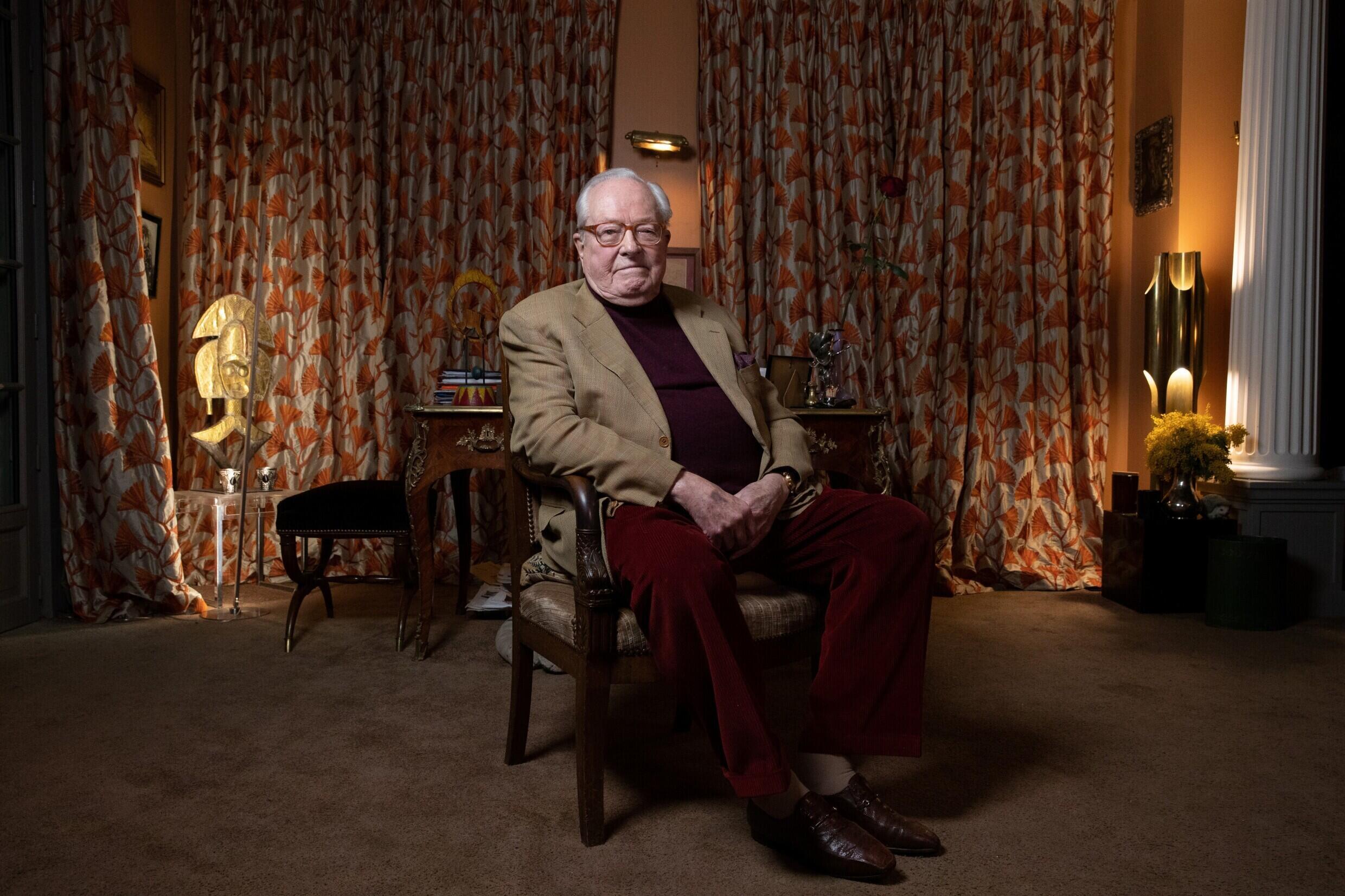 Le fondateur du Front national Jean-Marie Le Pen, chez lui à Rueil-Malmaison, à l'ouest de Paris, le 2 février 2022.