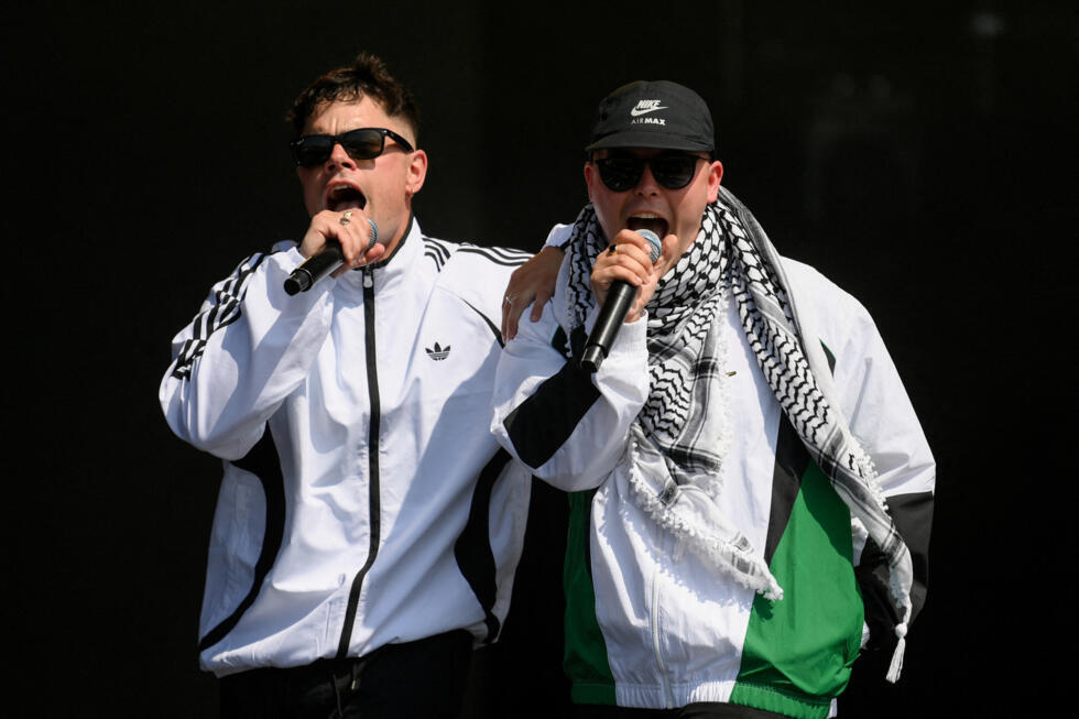 Moglai Bap y Mo Chara de Kneecap durante el Festival de Glastonbury en Worthy Farm en Pilton, Somerset, Gran Bretaña, el 28 de junio de 2025.