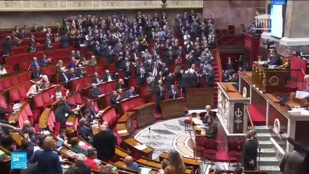 البرلمان الفرنسي يقر قانونا يدين اتفاقية 1968 مع الجزائر