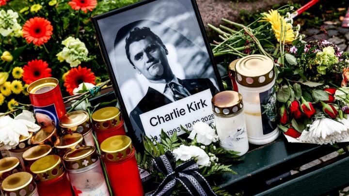 Dodik lit a candle in memory of Charlie Kirk Dodik lit a candle in memory of Charlie Kirk