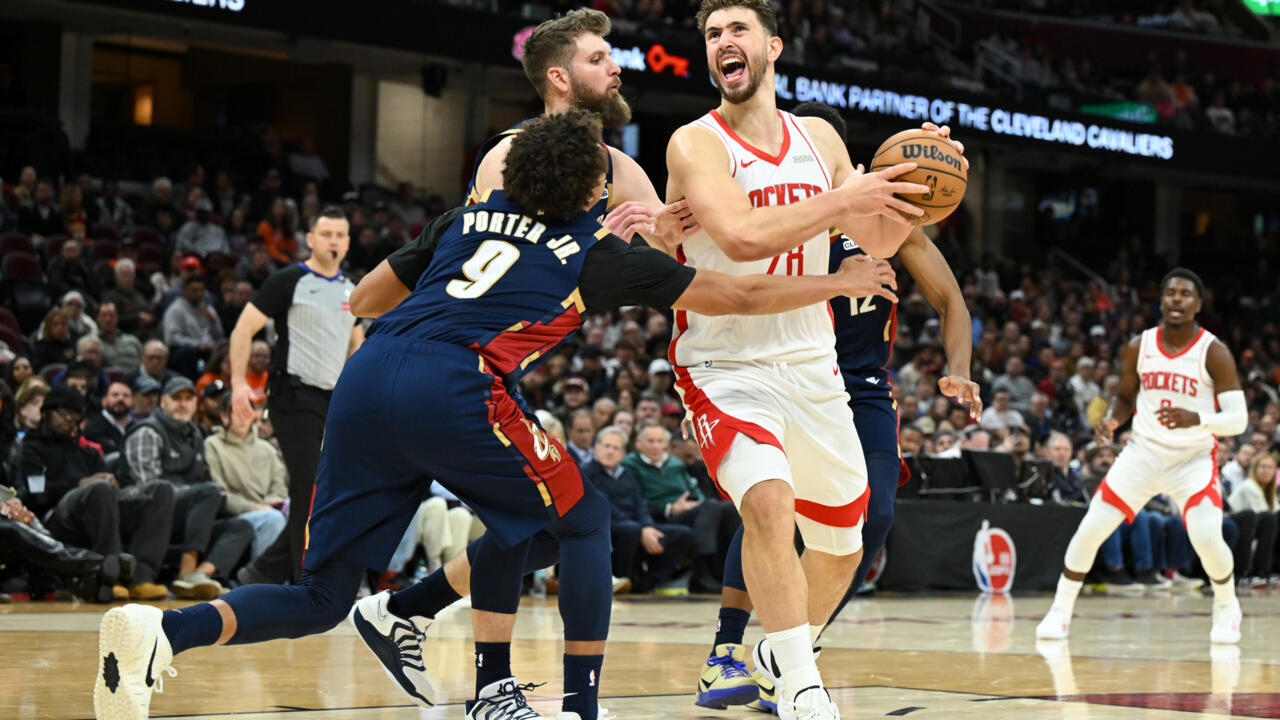 Amazing Sengun Powers Rockets Over Cavs As Thunder Reach 15-1 Background in 4K Amazing Sengun Powers Rockets Over Cavs As Thunder Reach 15-1 Background in 4K