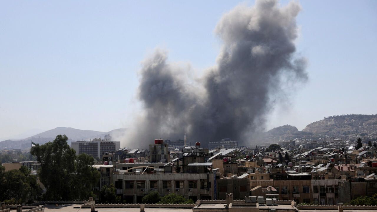 Israel ataca Damasco, mientras continúan enfrentamientos entre las fuerzas  sirias y la minoría drusa