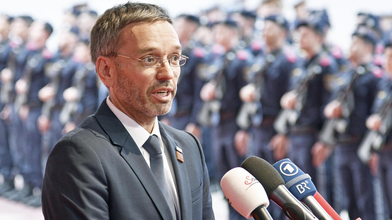 All Austrian farright ministers resign
