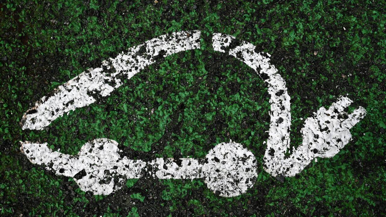 L'instant + : les Français plus nombreux à partir en vacances en voiture électrique