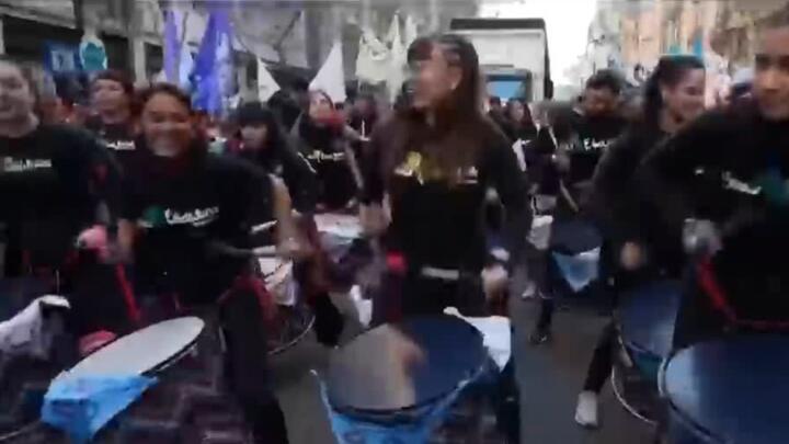 Argentina: Thousands protest public health cuts in Buenos Aires