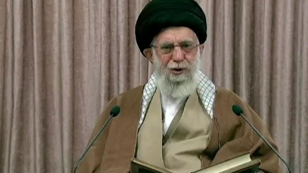 ¿Quién es Alí Jamenei, el líder supremo de Irán que prometió castigar a