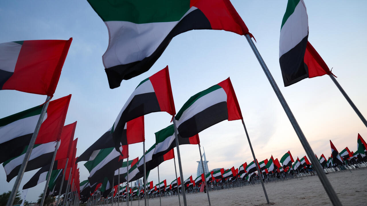 الإمارات تهنئ ملك كمبوديا بذكرى استقلال بلاده