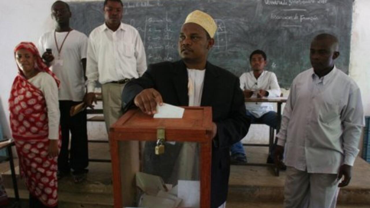 Former vice president wins Comoros presidential vote