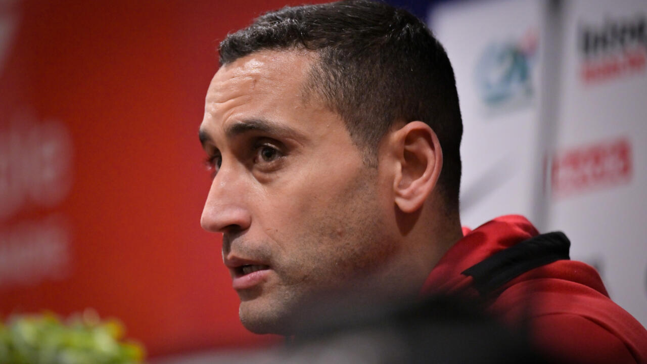 من هو المدرب المغربي أحمد القنطاري الذي تعاقد معه نانت الفرنسي لإنقاذه من الهبوط؟