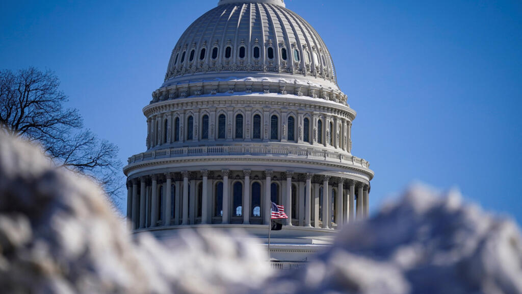 Trump firma el proyecto aprobado en la Cámara Baja para poner fin al cierre parcial del Gobierno