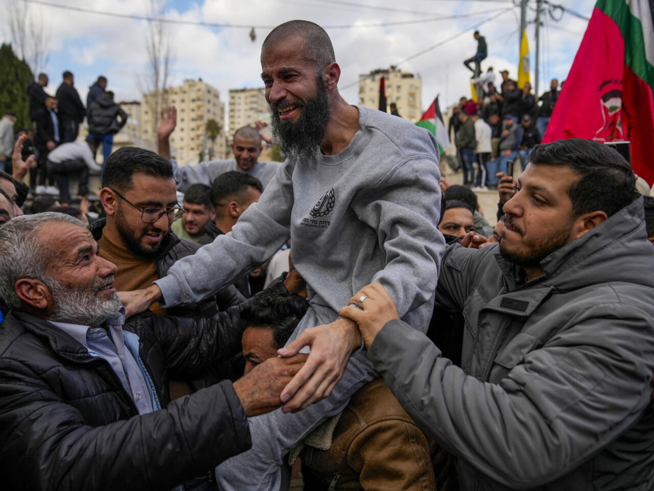 Israel excarcela a 200 palestinos a cambio de cuatro rehenes israelíes