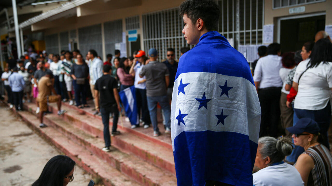 Elecciones en Honduras: jornada pacífica, pero con fallas técnicas y centros de votación aún sin abrir