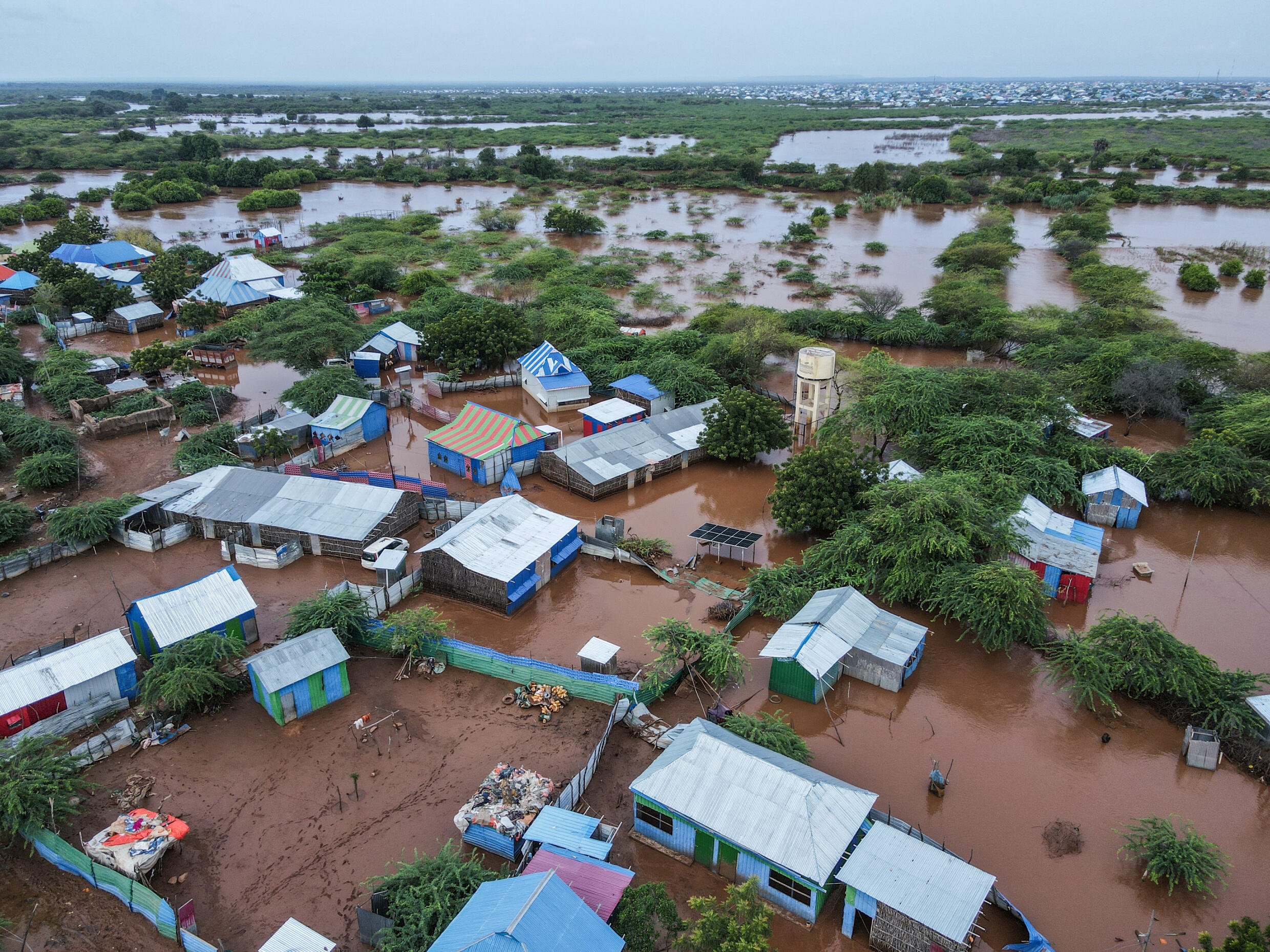Une vue générale d'une zone inondée à Dolow, en Somalie, après des inondations dévastatrices, le 25 novembre 2023.