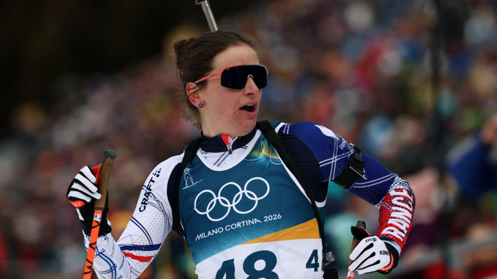 JO 2026 : doublé français en biathlon, Julia Simon s'impose devant Lou Jeanmonnot