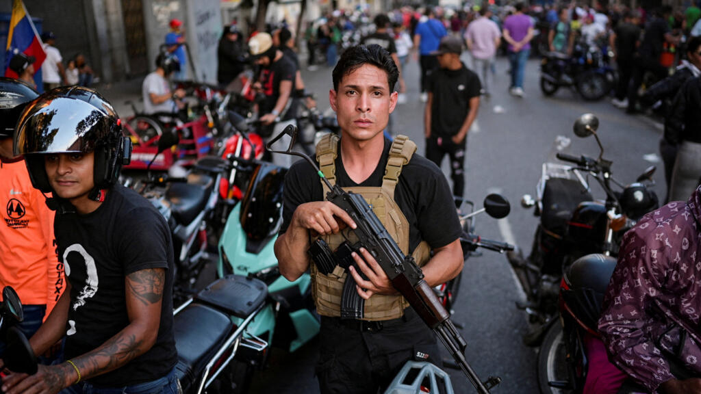 Au Venezuela, les miliciens chavistes des "colectivos" font régner la terreur