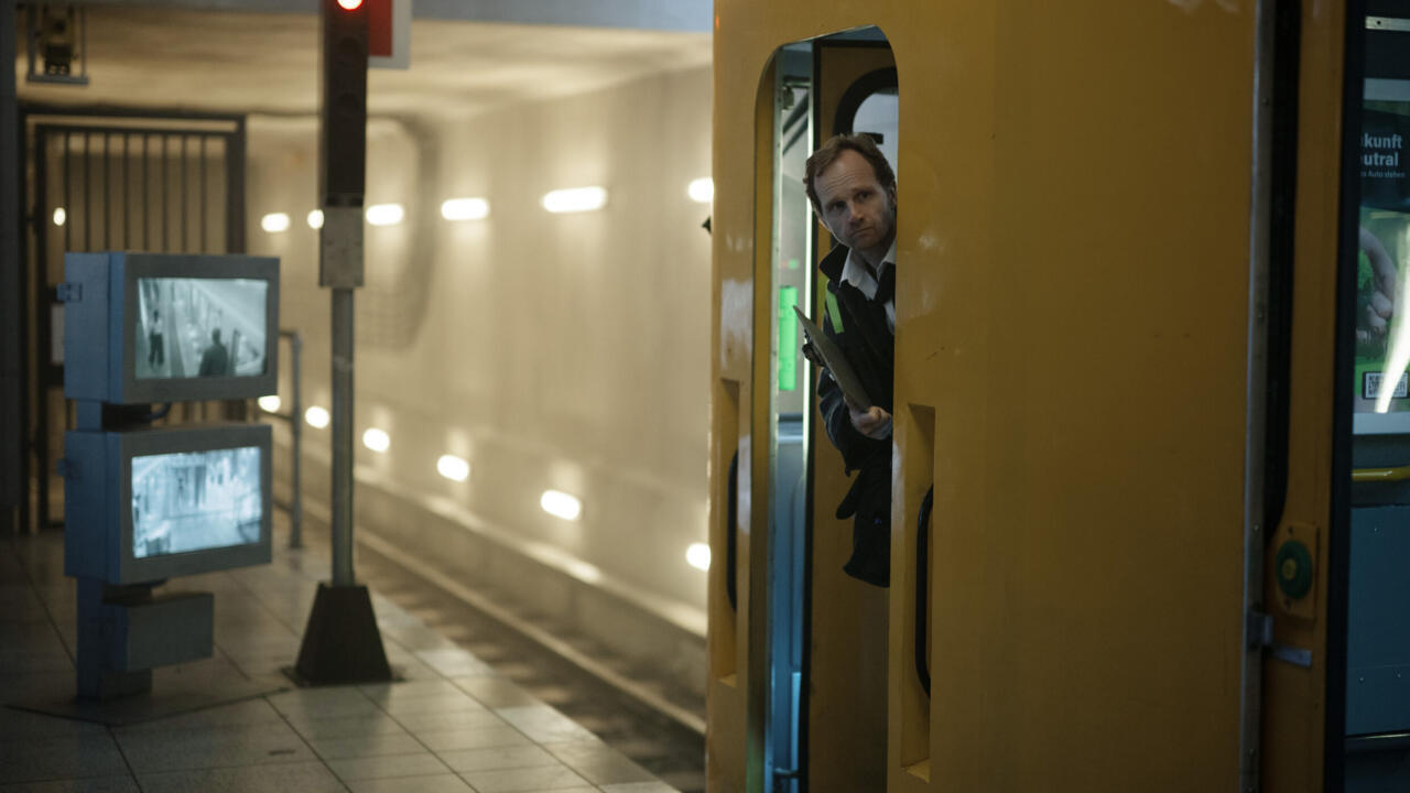 مسلسل "هيجاك" : حين يسقط مترو برلين رهينة في ساعة الذروة