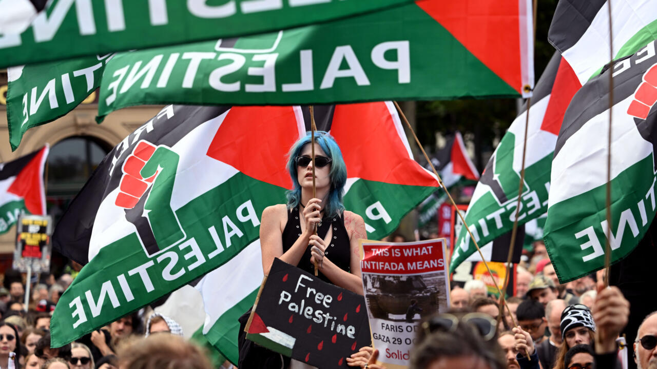 أستراليا: الآلاف يحتجون ضد زيارة الرئيس الإسرائيلي ومواجهات خلال تفريق متظاهرين مؤيدين للفلسطينيين