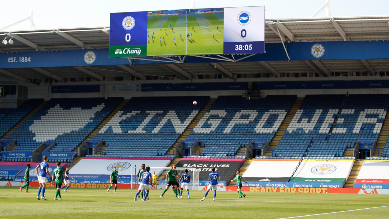 ليستر مهدد بالهبوط إلى المستوى الثالث بعد حسم ست نقاط من رصيده