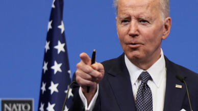 Ο πρόεδρος των ΗΠΑ Τζο Μπάιντεν λαμβάνει ερωτήσεις κατά τη διάρκεια συνέντευξης Τύπου στο πλαίσιο συνόδου κορυφής ηγετών της Ευρωπαϊκής Ένωσης εν μέσω της εισβολής της Ρωσίας στην Ουκρανία, στις Βρυξέλλες, Βέλγιο, 24 Μαρτίου 2022.