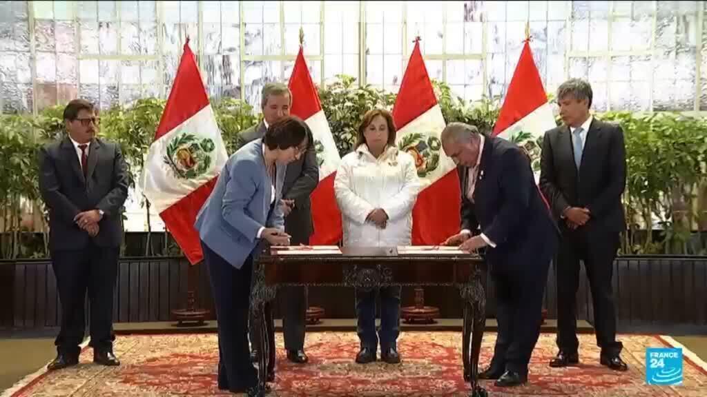 Peru ousts president blamed for failing to stem crime