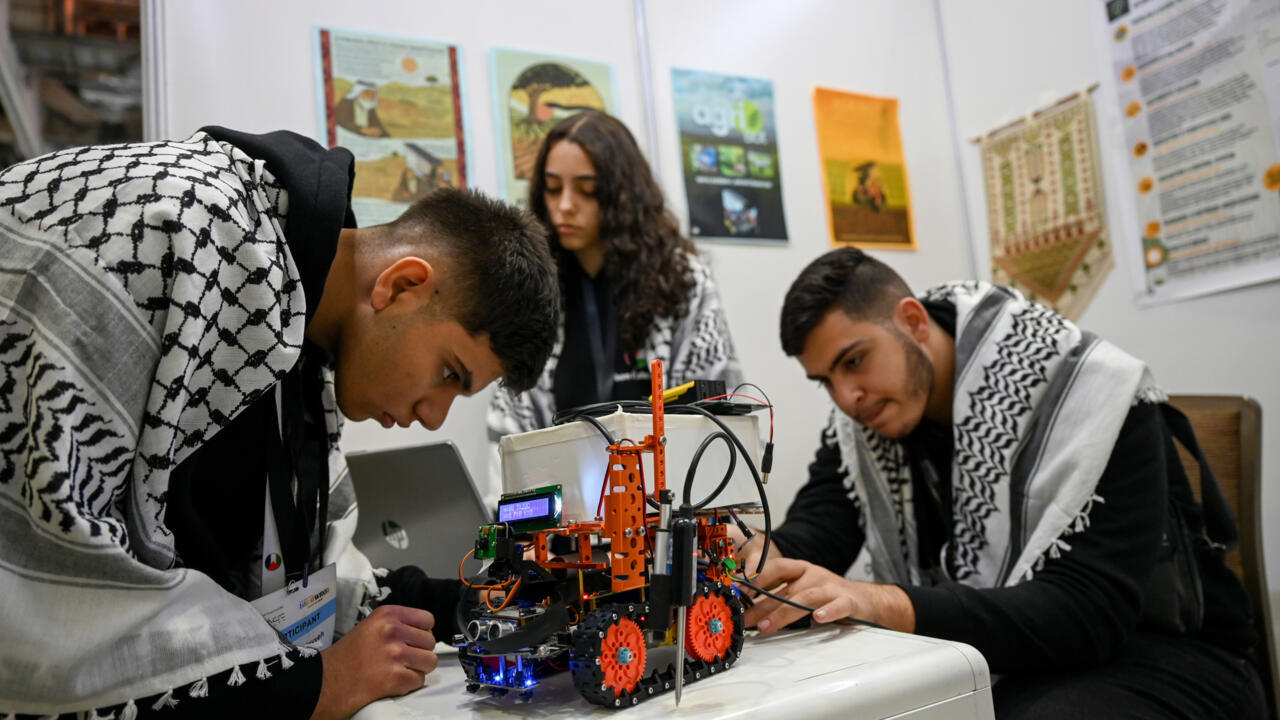france24.com - Big dreams for Palestinian teens at Singapore robot fest