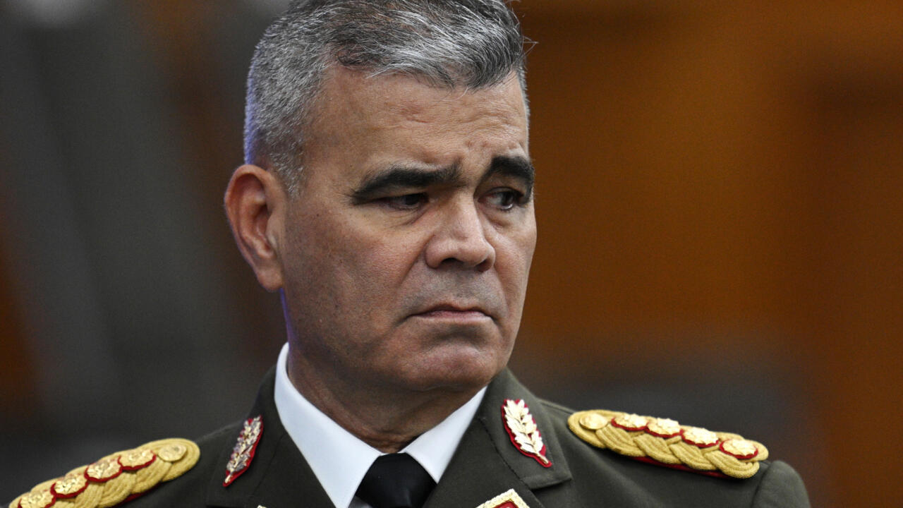 الجنرال بادرينو لاعب محوري في حقبة فنزويلا ما بعد مادورو