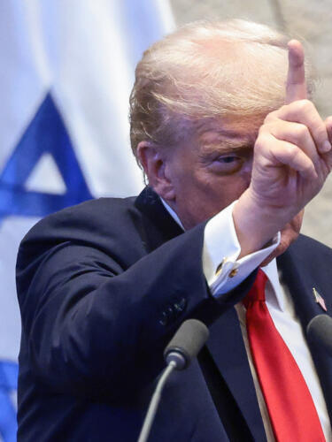 El presidente estadounidense Donald Trump se dirige al Parlamento israelí, la Knesset, en Jerusalén, el 13 de octubre de 2025.