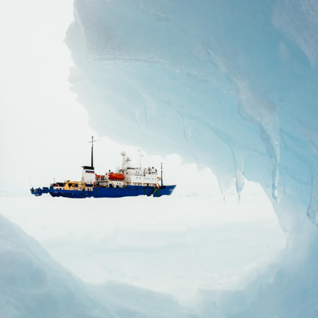 Bad Weather Foils Antarctic Ship Rescue Mission