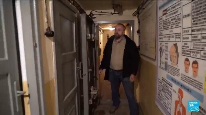 Polish civilians prepare for possible Russian attack