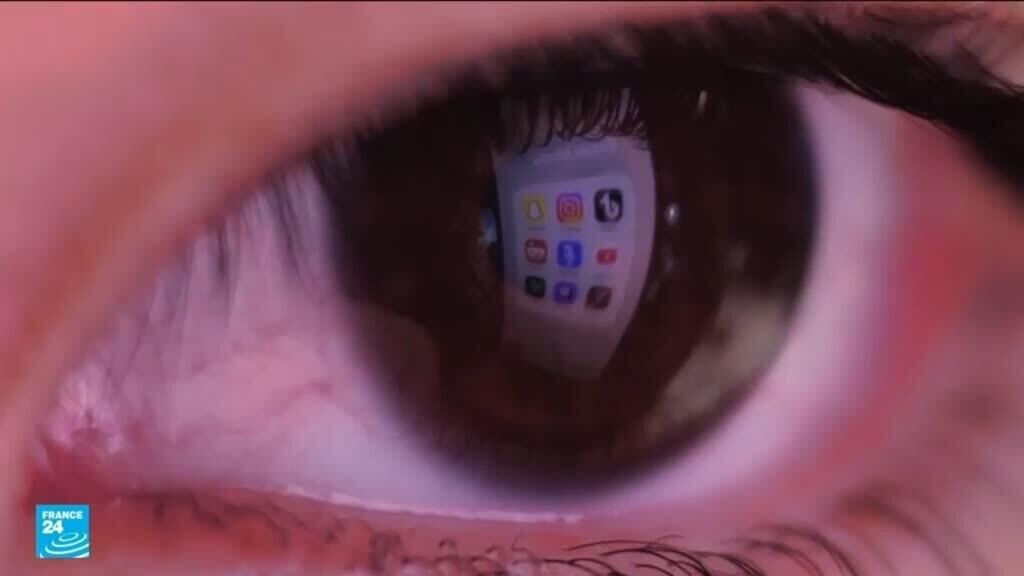 فرنسا تناقش مشروع قانون لحماية عقول مراهقيها من تلاعب المنصات الأمريكية والصينية بها