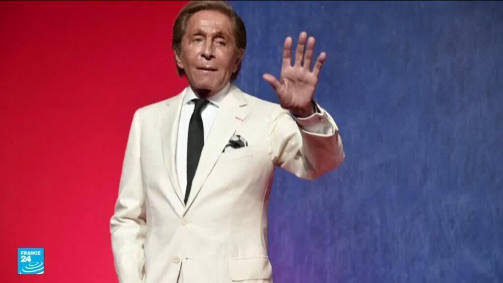 وفاة فالنتينو غارافاني أيقونة الموضة الإيطالية وصديق النجوم عن عمر 93 عاما