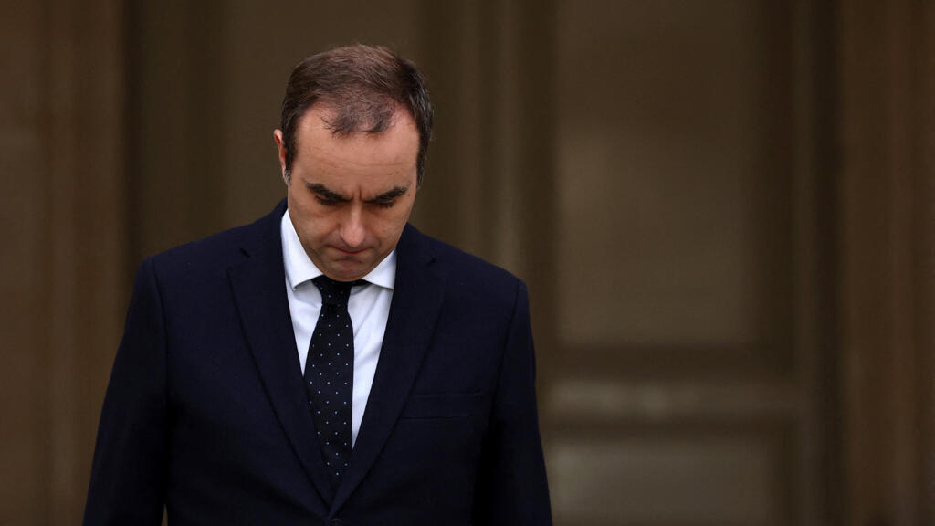 Démission, dissolution, destitution : les appels des différents partis après le départ de Lecornu