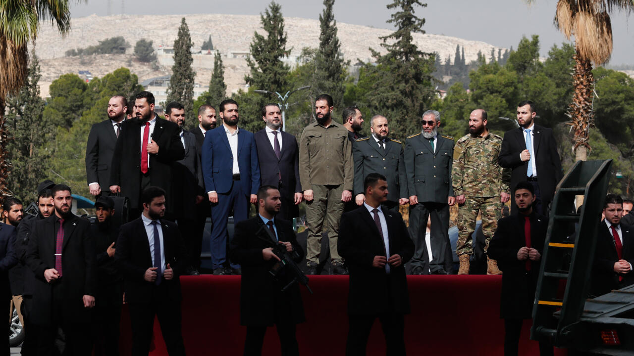 في ذكرى سقوط الأسد... الشرع يتعهد بإعادة بناء سوريا قوية وتحقيق مستقبل "يليق بتضحيات شعبها"