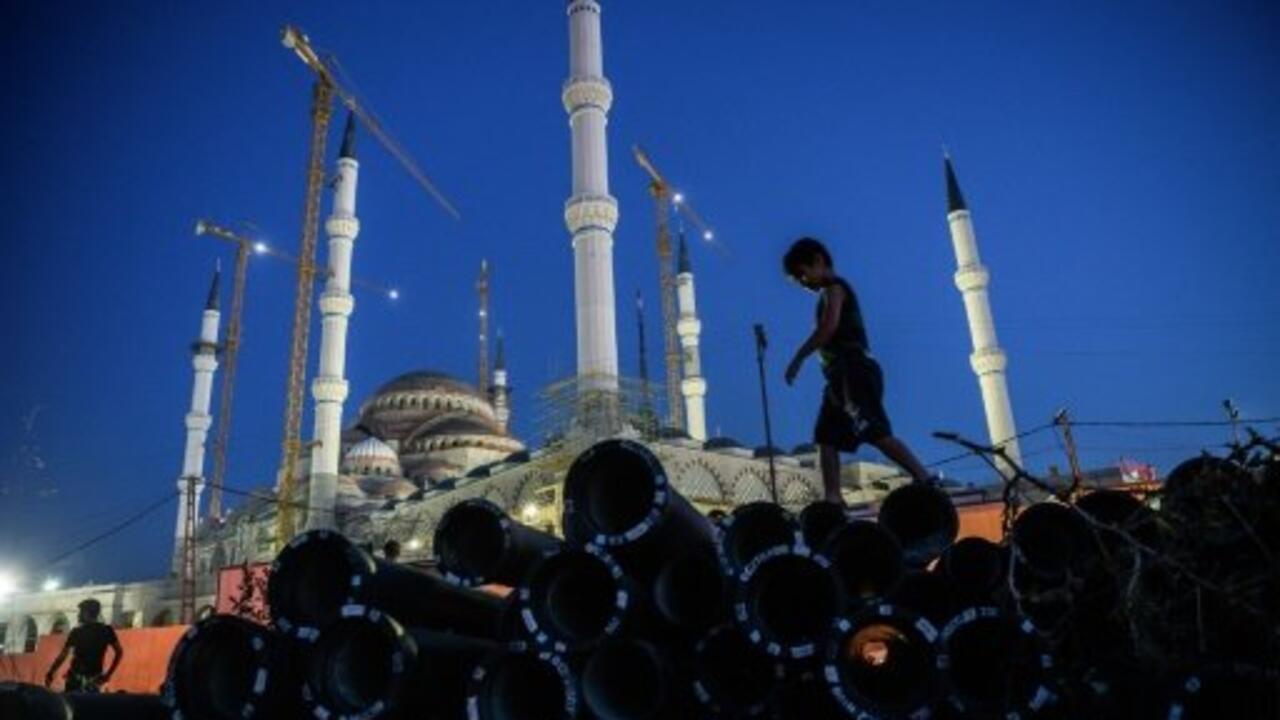 افتتاح أكبر مسجد في تركيا بمآذن أعلى من مسجد المدينة المنورة