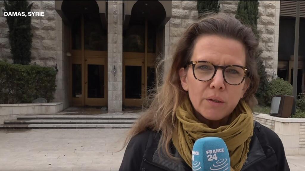 Syrie : au palais présidentiel, de nombreux Syriens viennent constater le départ de Bachar al-Assad