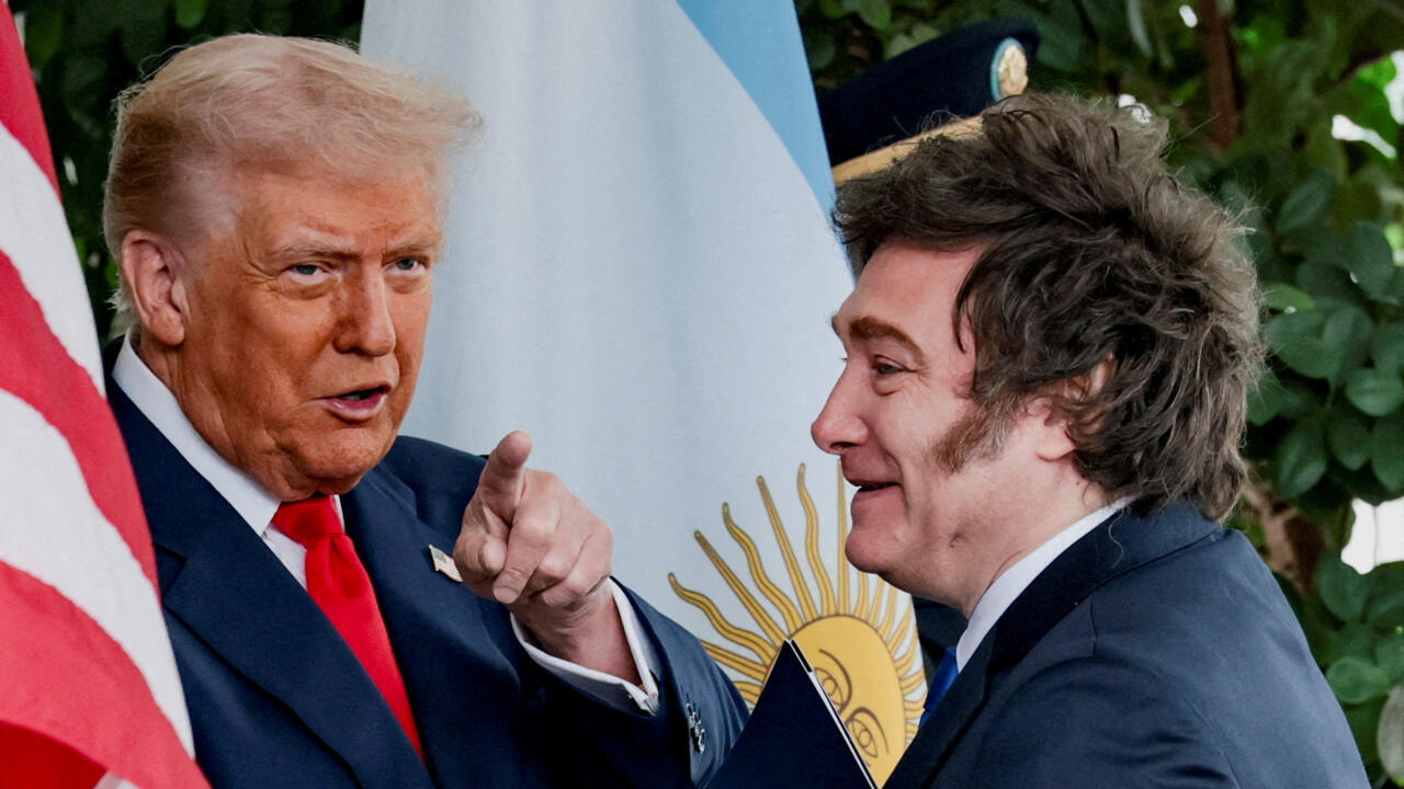 “Se están muriendo”: Trump justifica su ayuda a Argentina y oficializa acuerdo por USD 20.000 millones