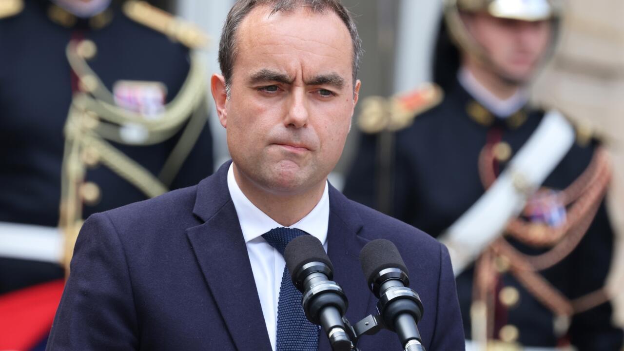 Avant de recevoir le PS et le RN, Sébastien Lecornu dit "renoncer" à l'article 49.3 pour gouverner