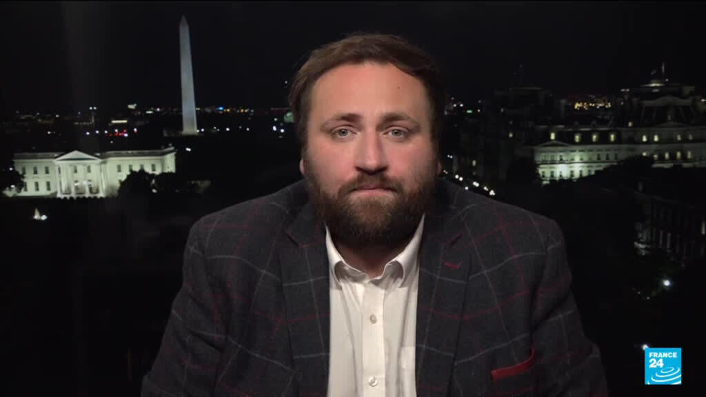 Donald Trump warns of "very strong action" if Iran hangs protesters