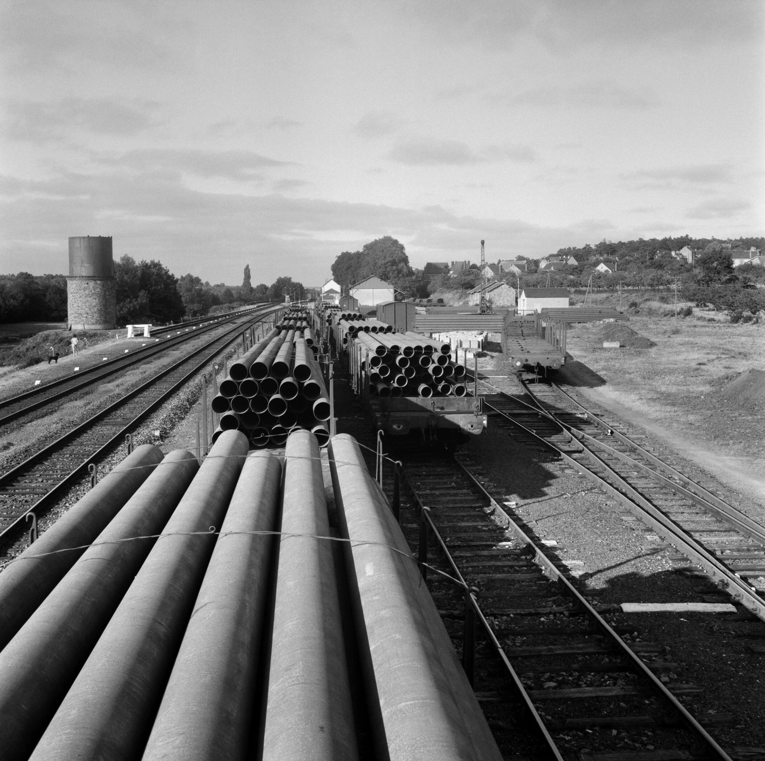 Oil prices fall after OPEC+ postpones meeting