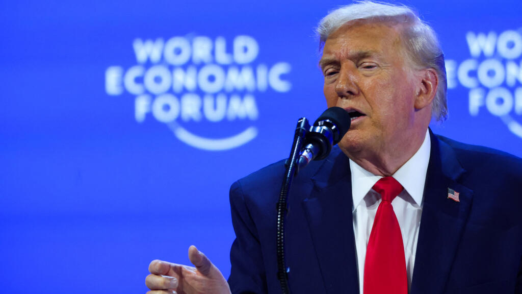 ترامب يستبعد اللجوء إلى القوة لضم غرينلاند ويتراجع عن فرض رسوم إضافية على دول أوروبية