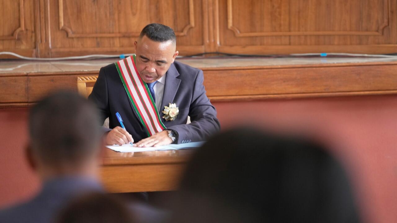 Madagascar coup leader Michael Randrianirina sworn in as president