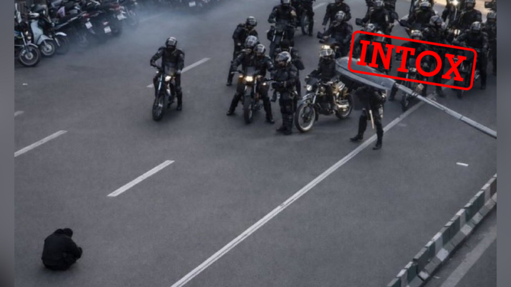 Iran : issue d'une vraie vidéo, l'image iconique d'un manifestant est partiellement modifiée par IA