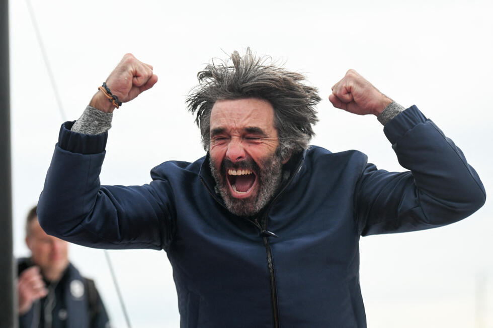 Denis Van Weynbergh, dernier skipper du Vendée Globe, a bouclé son tour du monde en solitaire samedi 8 mars en 117 jours.